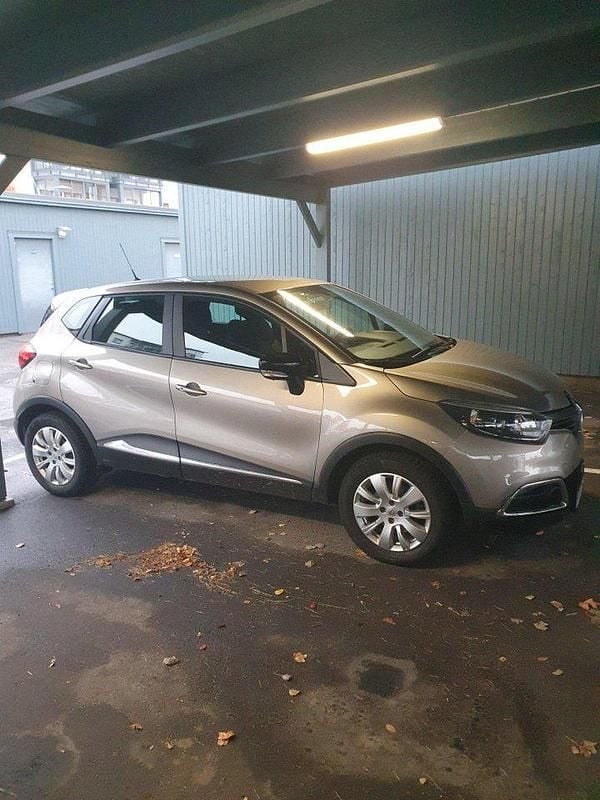 Brun Begagnad 2016 Renault Captur SUV | 109 900 kr (Bra pris) - Bild 1/4