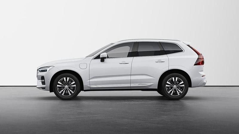 Vit Ny 2024 Volvo XC60 Core SUV | 599 000 kr (Lite dyr) - Bild 1/4