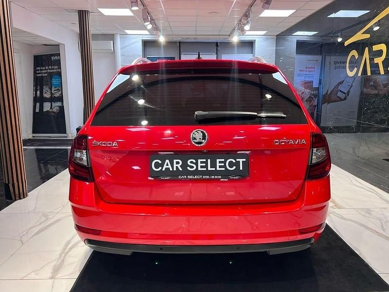 Begagnad Skoda Octavia Style 150 HK (110 kW) 2018 Röd Kombi