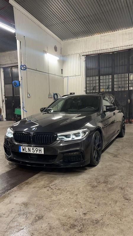 Begagnad 2019 BMW 530 M Sport Kombi | 334 900 kr (Marknadspris) - Bild 1/4