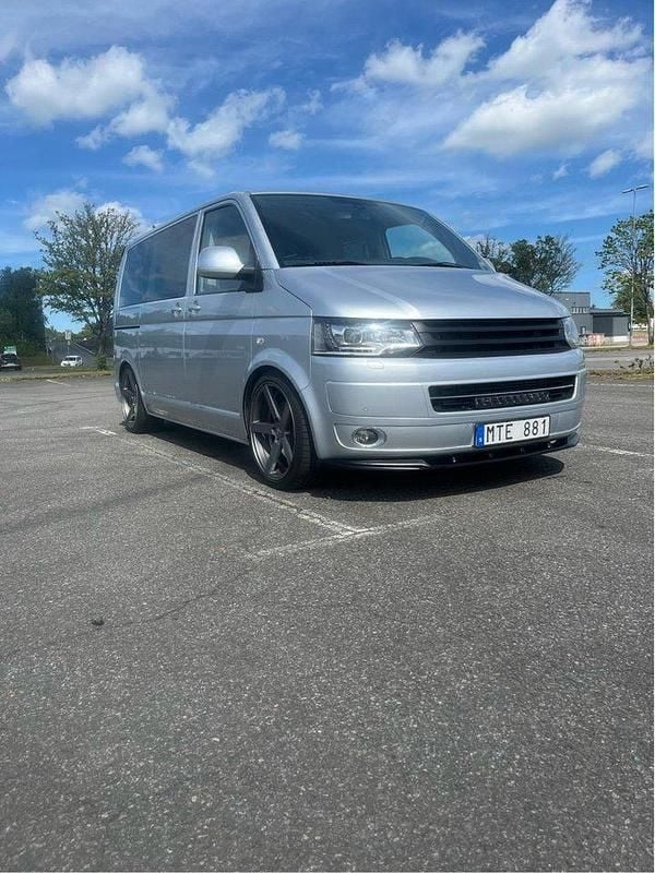 Silver Begagnad 2012 VW Multivan Highline Van | 210 000 kr - Bild 1/1