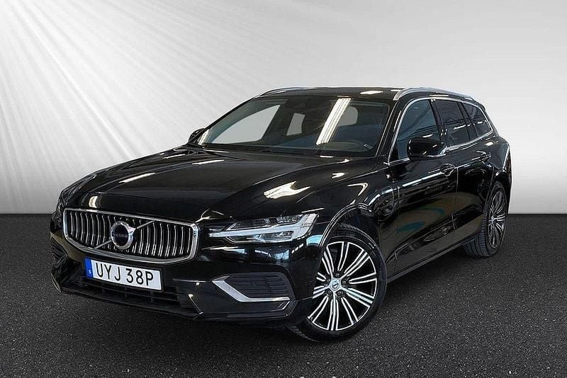 Svart Begagnad 2022 Volvo V60 Kombi | 309 900 kr (Bra pris) - Bild 1/3