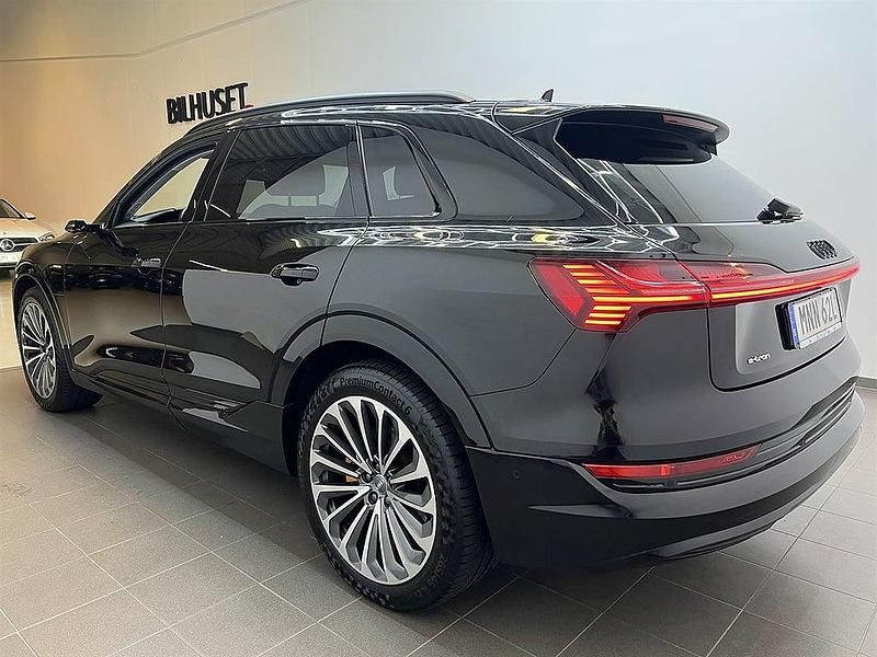 Begagnad Audi e-tron Sport 300 kW (408 HK) 2019 Svart SUV