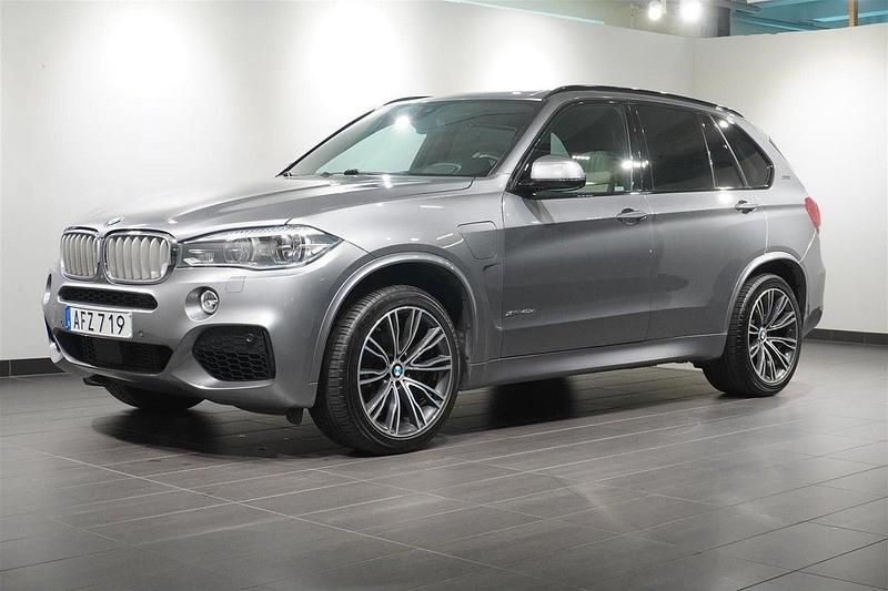 Grå Begagnad 2018 BMW X5 M Sport SUV | 319 500 kr (Bra pris) - Bild 1/4