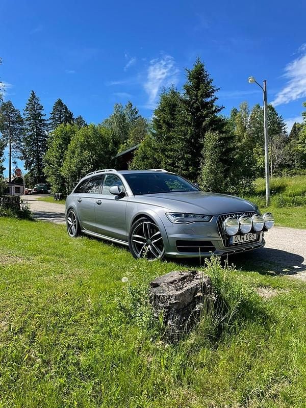 Tornadogrå Begagnad 2017 Audi A6 Allroad Kombi | 210 000 kr (Marknadspris) - Bild 1/4