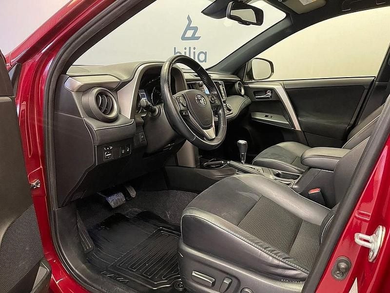 Begagnad Toyota RAV4 Hybrid Edition 155 HK (114 kW) 2018 Röd SUV