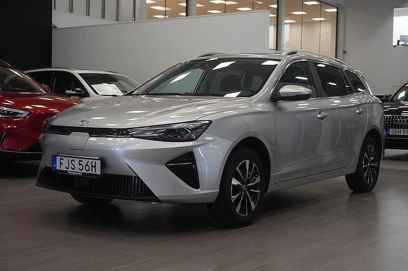Grå Begagnad 2022 MG MG5 EV Kombi | 189 900 kr - Bild 1/4