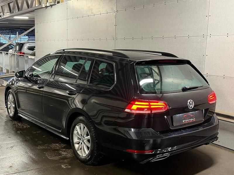 Begagnad VW Golf VII GT 150 HK (110 kW) 2018 Svart Kombi