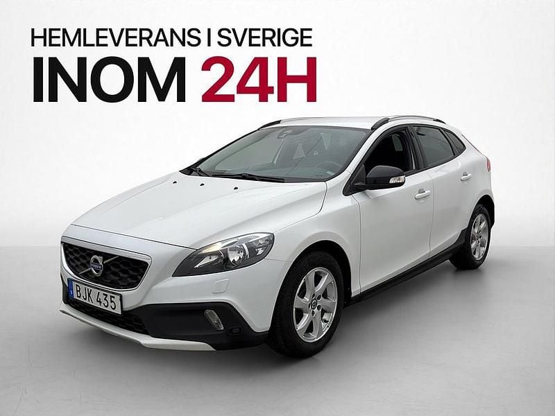 Begagnad Volvo V40 114 HK (83 kW) 2014 Vit Halvkombi