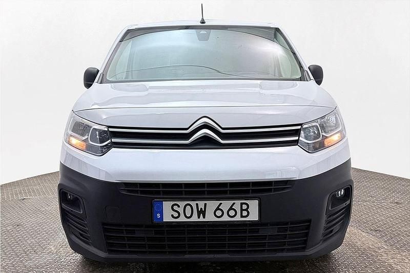 Begagnad Citroën Berlingo 131 HK (96 kW) 2023 Vit Minibuss