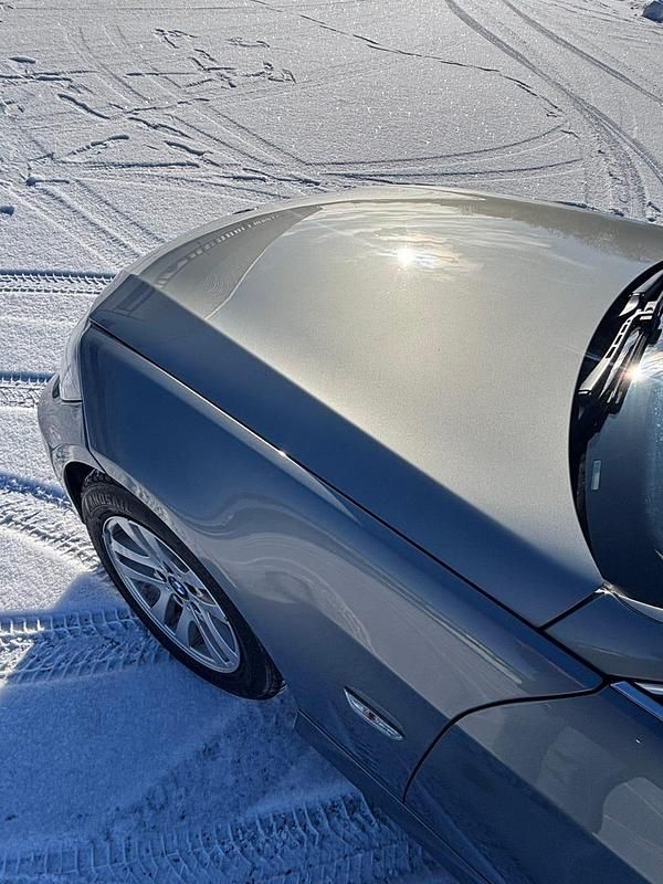 Begagnad BMW 325 218 HK (160 kW) 2006 Kombi