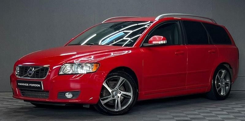 Röd Begagnad 2012 Volvo V50 Standard Kombi | 49 900 kr (Lite dyr) - Bild 1/4