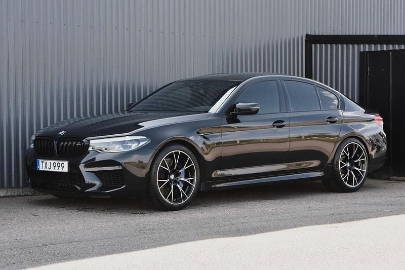 Svart Begagnad 2018 BMW M5 Competition Edition Sedan | 699 900 kr (Marknadspris) - Bild 1/4