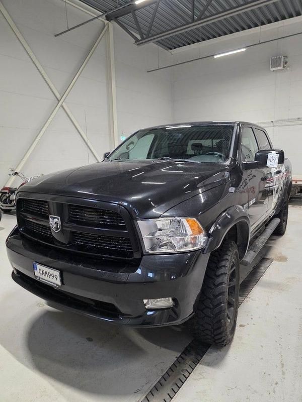 Begagnad RAM 1500 394 HK (289 kW) 2010 Svart Pickup