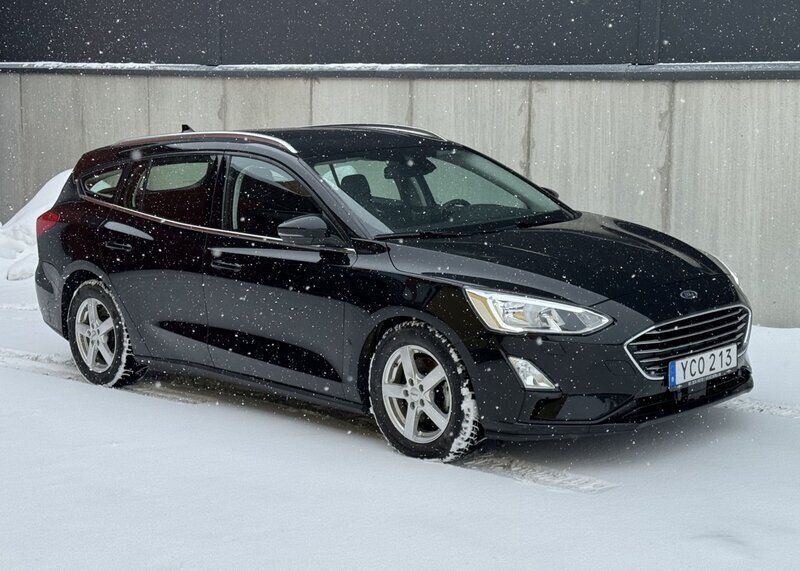 Svart Begagnad 2018 Ford Focus Kombi | 169 900 kr (Marknadspris) - Bild 1/4