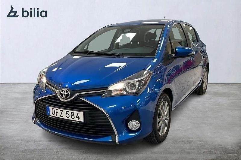 Blå Begagnad 2016 Toyota Yaris Active Halvkombi | 99 900 kr (Marknadspris) - Bild 1/4