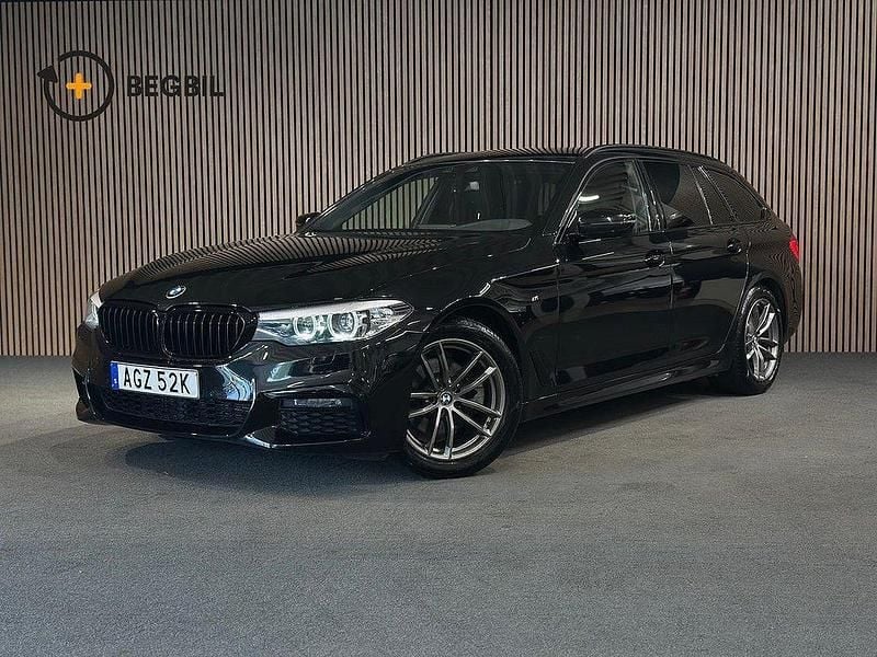 Svart Begagnad 2020 BMW 520 M Sport Kombi | 344 700 kr (Bra pris) - Bild 1/4