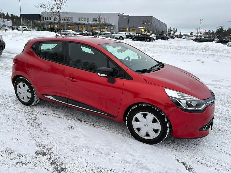 Begagnad Renault Clio IV 90 HK (66 kW) 2013