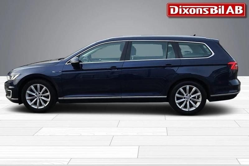 Begagnad VW Passat GTE 156 HK (114 kW) 2016 Mörkblå Kombi