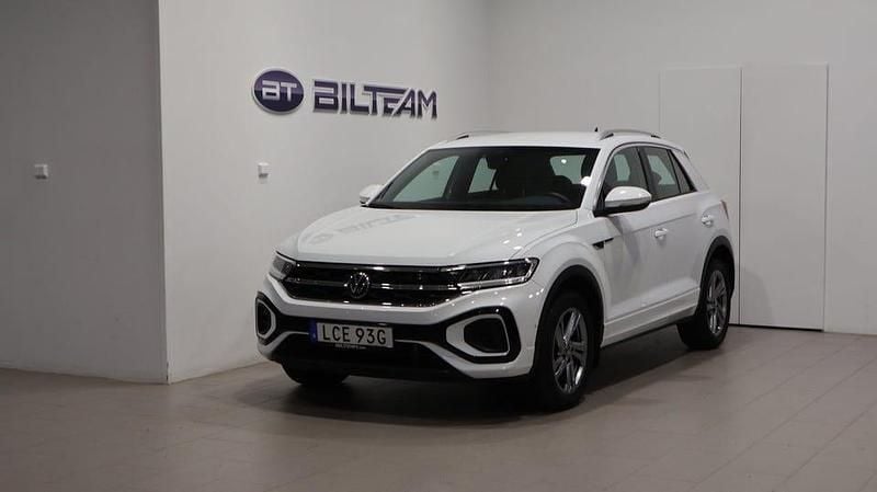 Vit Begagnad 2024 VW T-Roc R-line SUV | 369 900 kr (Marknadspris) - Bild 1/4