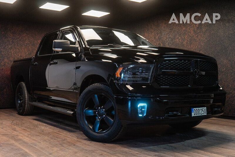 Svart Begagnad 2021 Dodge Ram Pickup | 469 500 kr (Superpris) - Bild 1/4