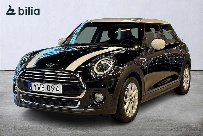 Svart (midnight svart) Begagnad 2018 Mini Cooper Pepper Halvkombi | 164 900 kr (Marknadspris) - Bild 1/4