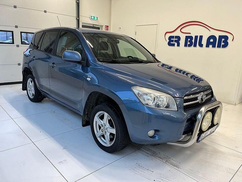 Blå Begagnad 2008 Toyota RAV4 SUV | 56 900 kr (Marknadspris) - Bild 1/4
