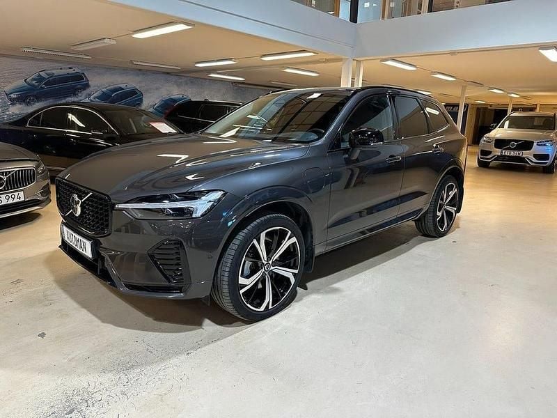 Platinumgrå metallic Begagnad 2024 Volvo XC60 Ultimate SUV | 599 900 kr - Bild 1/4
