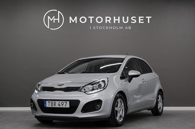 Begagnad Kia Rio 109 HK (80 kW) 2014 Grå Halvkombi