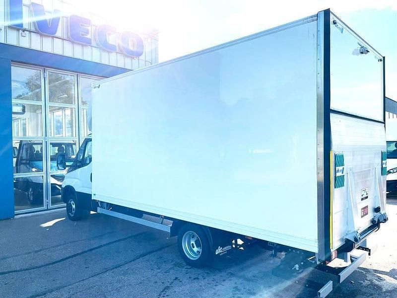 Begagnad Iveco Daily 175 HK (128 kW) 2023 Vit Van