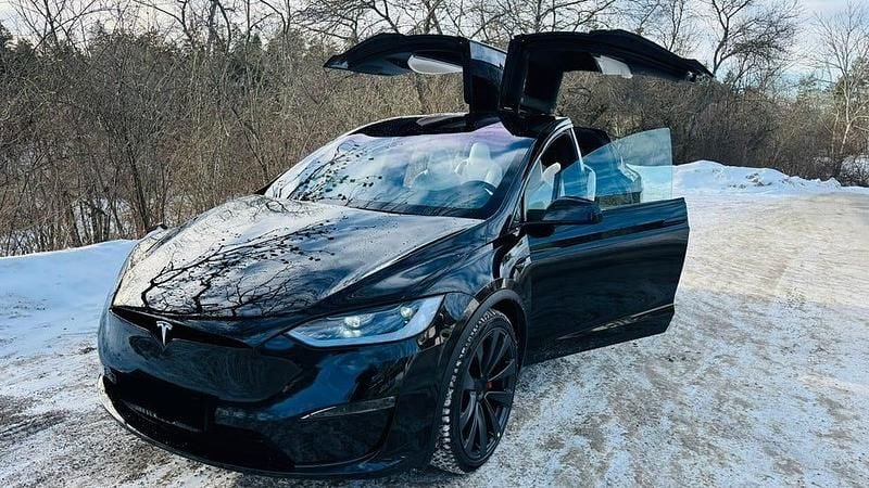 Obsidian black metallic Begagnad 2018 Tesla Model X SUV | 495 000 kr - Bild 1/4
