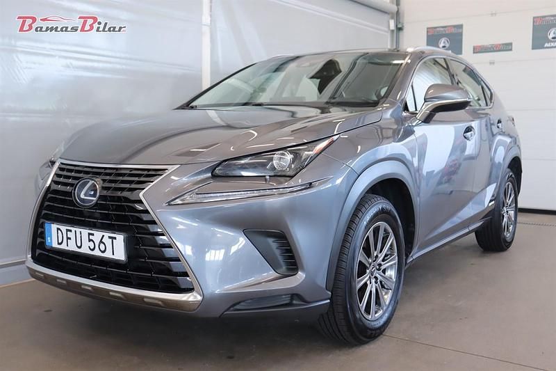 Grå Begagnad 2019 Lexus NX300h SUV | 229 900 kr (Marknadspris) - Bild 1/4