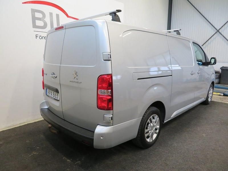 Begagnad Peugeot Expert 177 HK (130 kW) 2018 Silver metallic Van