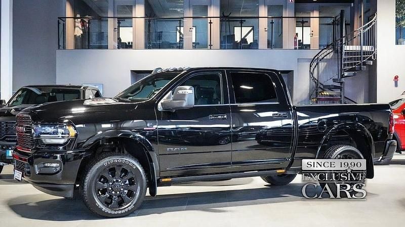 Diamond black crystal pearlcoat Begagnad 2024 Dodge Ram Limited Pickup | 1 436 250 kr - Bild 1/4