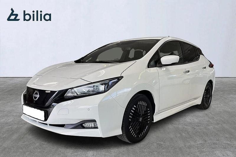 Vit Begagnad 2022 Nissan Leaf Halvkombi | 179 900 kr (Superpris) - Bild 1/4