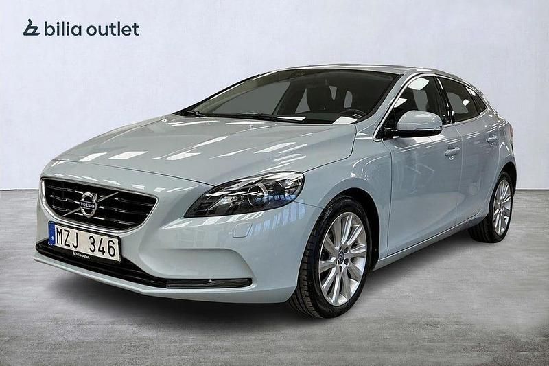 Begagnad Volvo V40 Summum 116 HK (85 kW) 2012 Blå Halvkombi