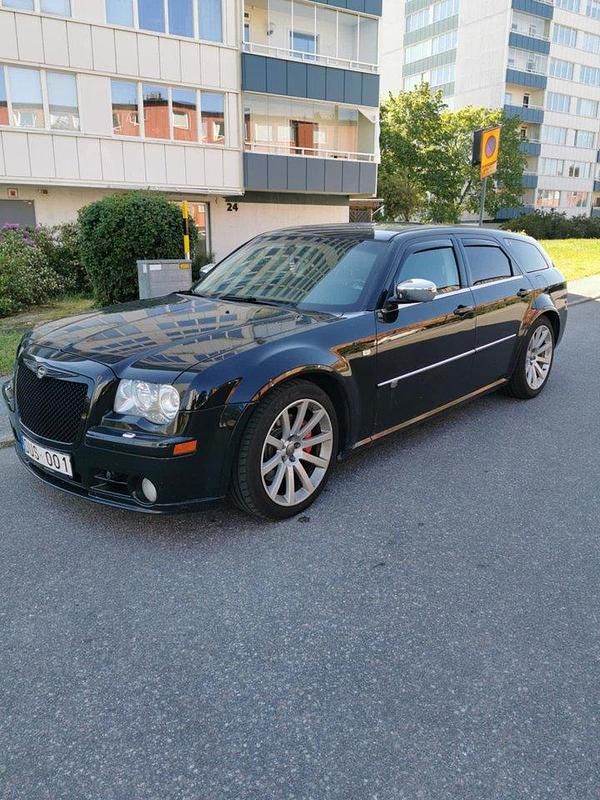 Svart Begagnad 2008 Chrysler 300C Touring Kombi | 200 000 kr - Bild 1/4