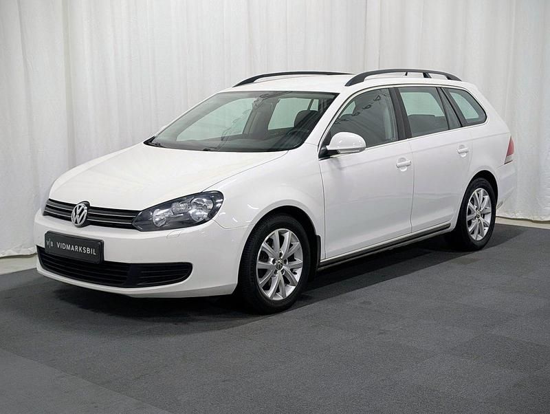 Vit Begagnad 2012 VW Golf VII Kombi | 79 900 kr (Marknadspris) - Bild 1/4