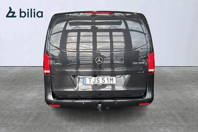 Begagnad Mercedes Vito 165 HK (121 kW) 2023 Grå Van