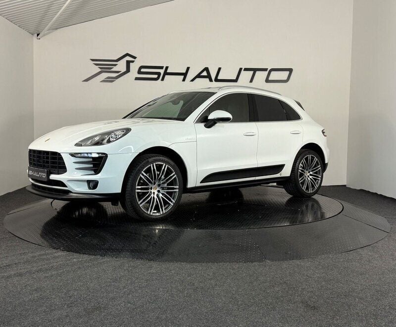 Vit Begagnad 2017 Porsche Macan S Sport SUV | 379 900 kr (Lite dyr) - Bild 1/4