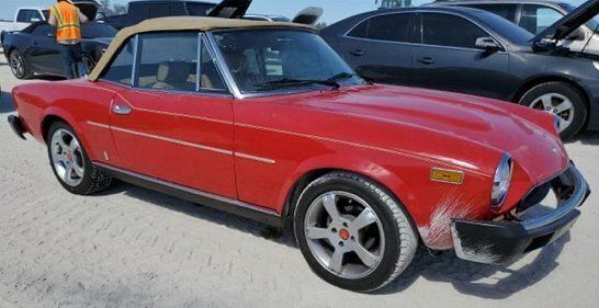 Vinröd Begagnad 1979 Fiat 124 Spider Cab | 135 000 kr - Bild 1/4