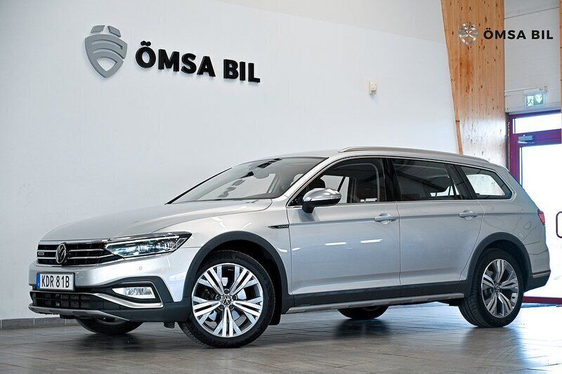 Silver Begagnad 2020 VW Passat Alltrack Executive Kombi | 254 800 kr (Marknadspris) - Bild 1/4