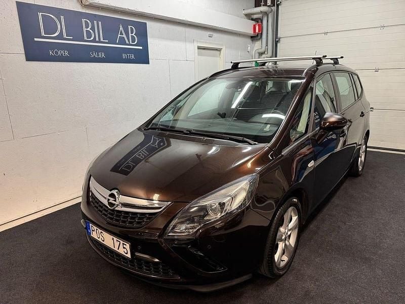 Brun Begagnad 2014 Opel Zafira Tourer Enjoy Minibuss | 79 800 kr (Marknadspris) - Bild 1/4