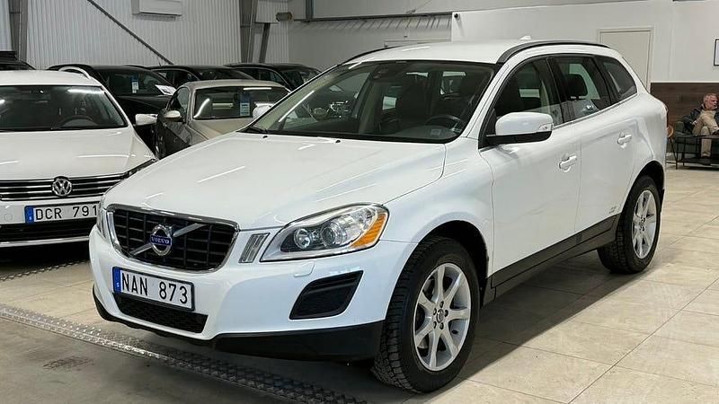 Begagnad Volvo XC60 Momentum 163 HK (119 kW) 2012 Vit SUV