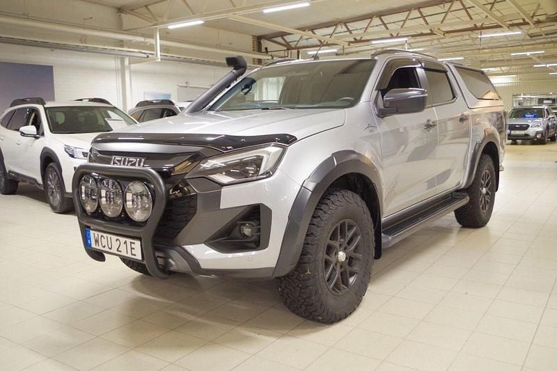 Grå Begagnad 2024 Isuzu D-Max Van | 811 250 kr - Bild 1/4