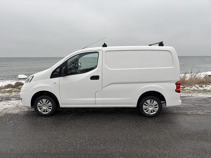 Begagnad Nissan NV200 90 HK (66 kW) 2018 Vit Minibuss