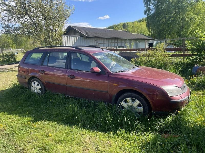 Röd Begagnad 2002 Ford Mondeo Kombi | 5 000 kr (Superpris) - Bild 1/1