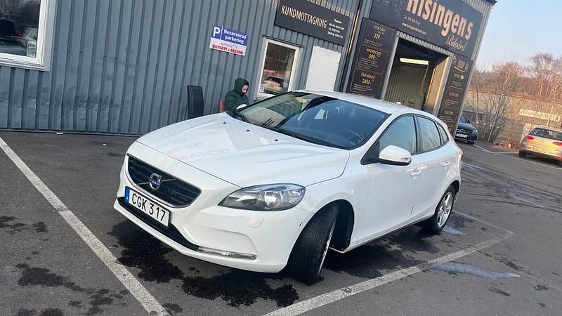 Begagnad Volvo V40 120 HK (88 kW) 2014