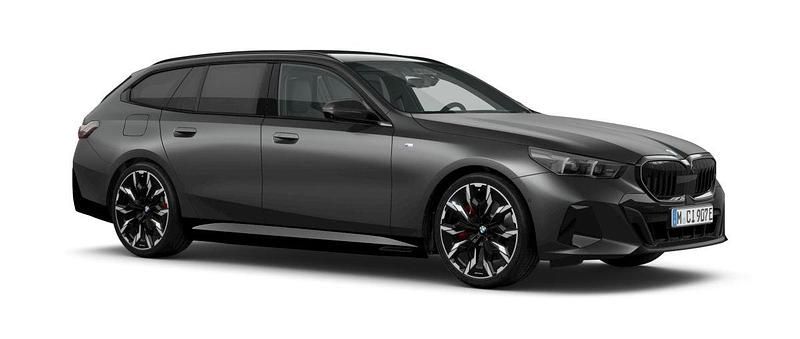 Grå Ny 2025 BMW 530e Comfort Edition Kombi | 895 500 kr - Bild 1/4