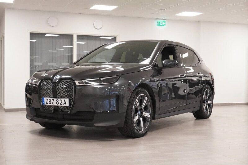 Begagnad BMW iX Comfort Edition 240 kW (327 HK) 2021 Grå/silver SUV